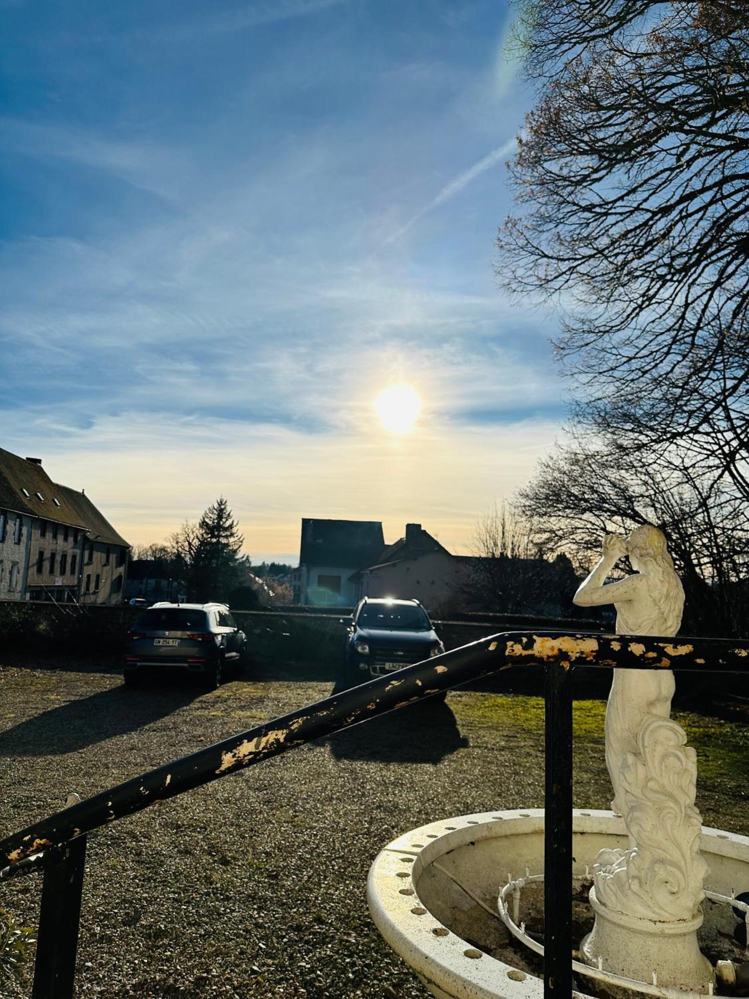 Le Chateau Giat Exterior foto