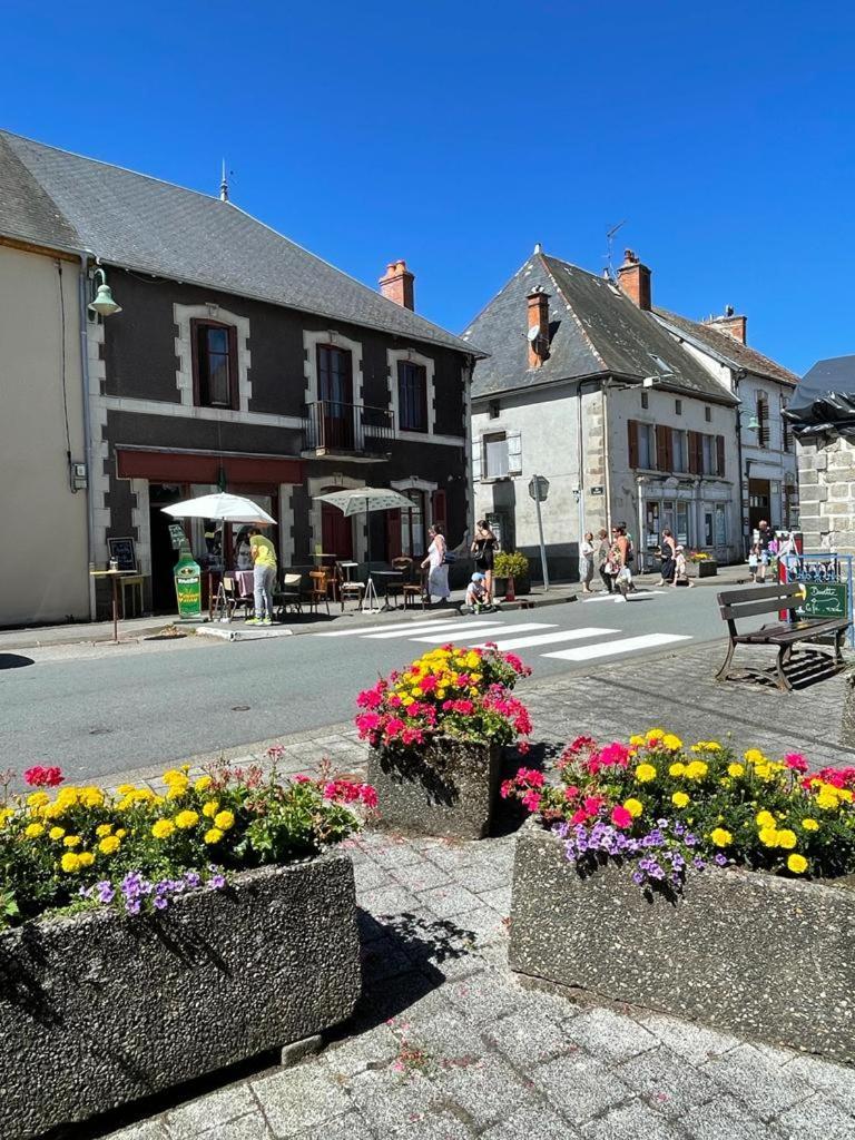 Le Chateau Giat Exterior foto